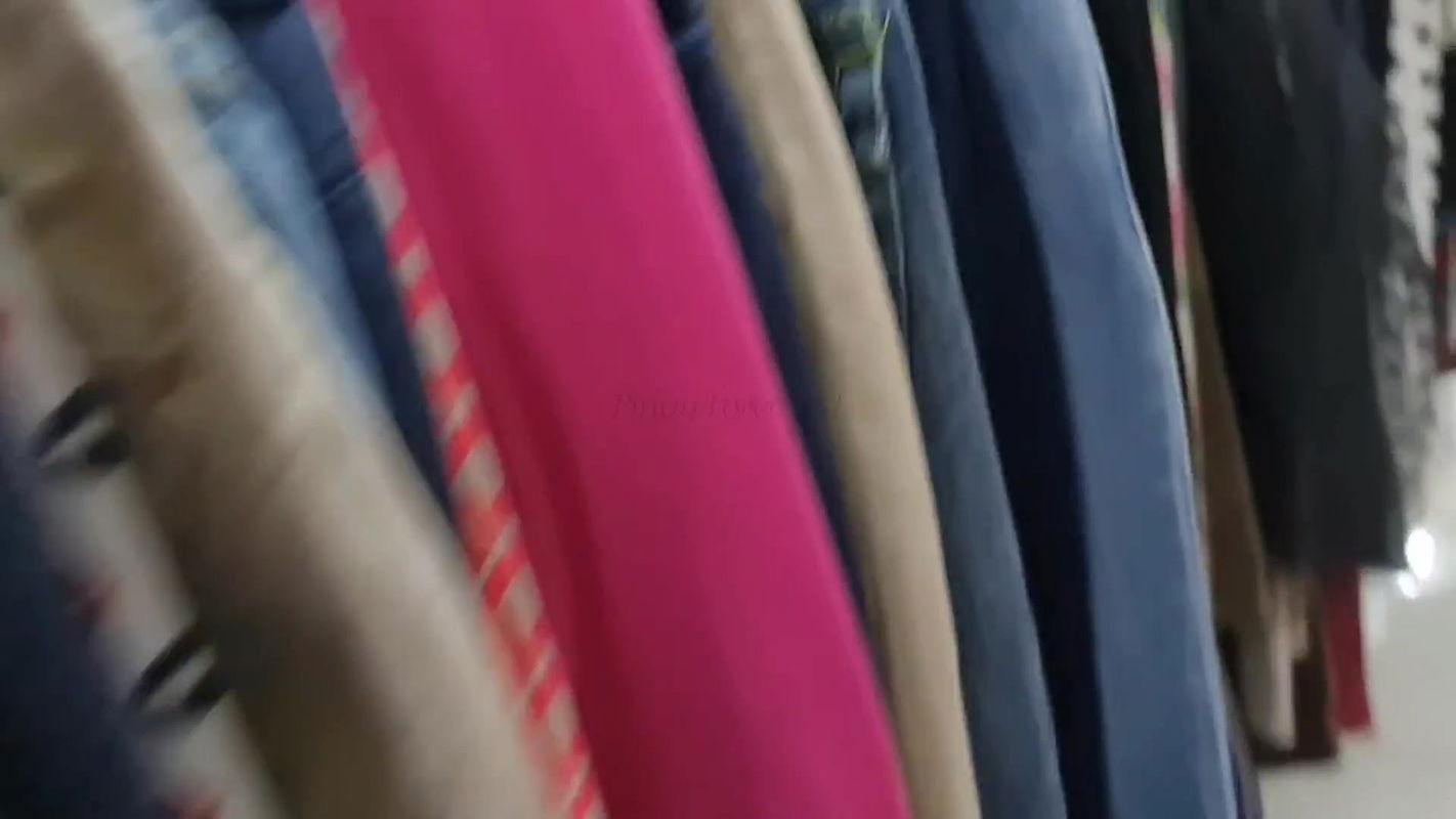 Desi Indo Risky Sex in Public thrift shop!