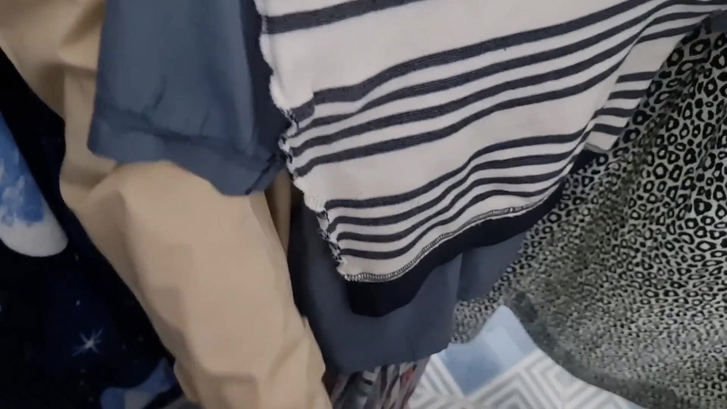 Desi Indo Risky Sex in Public thrift shop!