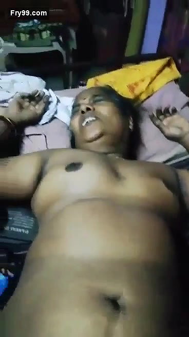 Aunty Pussy Fingering By Husband