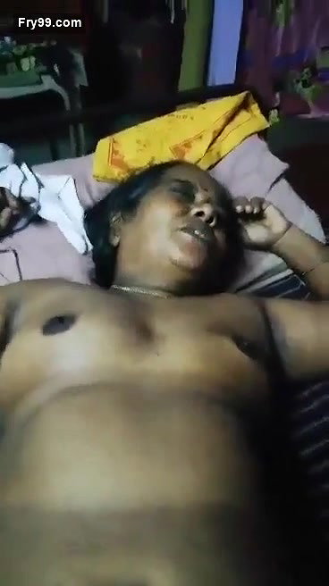 Aunty Pussy Fingering By Husband