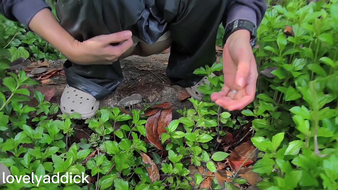 fitri kencing lagi. Outdoor Piss