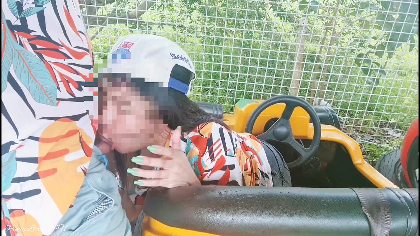 Fun Risky Public sex in amusement park (real)