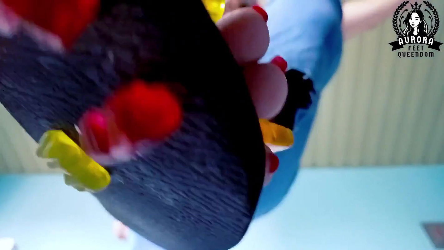 Giantess Wears Flip Flops