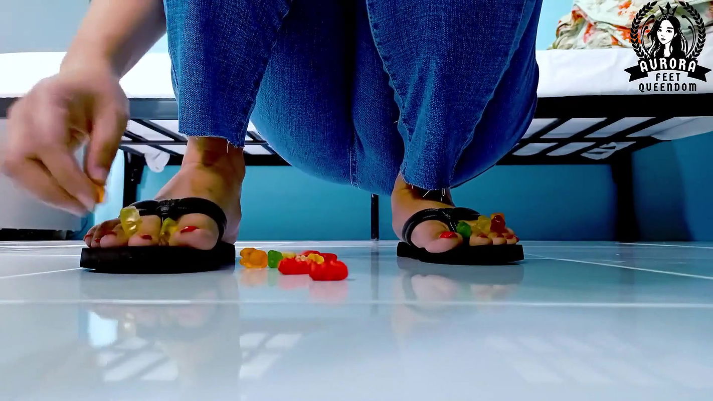 Giantess Wears Flip Flops