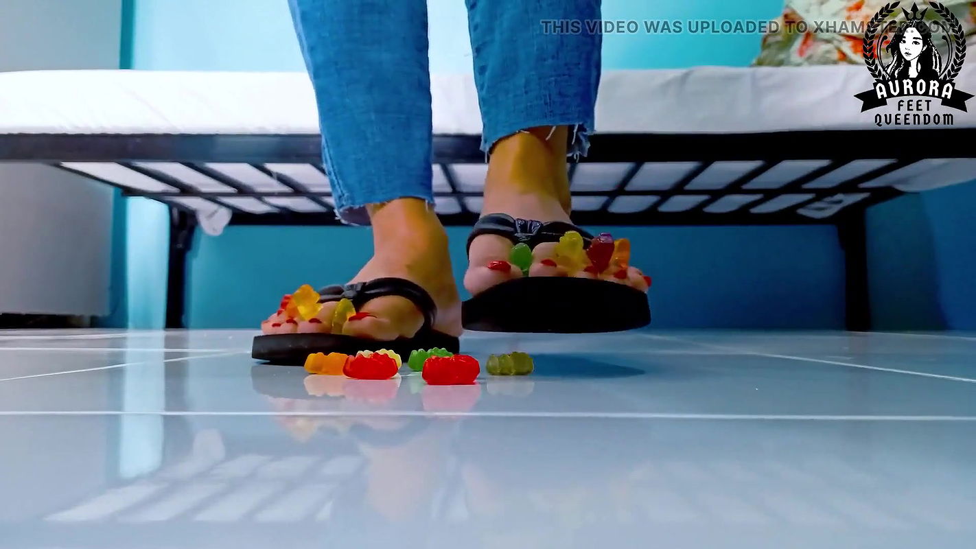 Giantess Wears Flip Flops