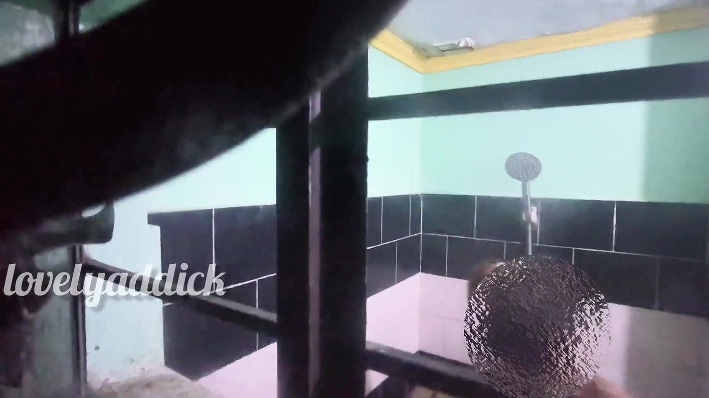 I cought the guy whos sneaking on me while taking shower in the hotel