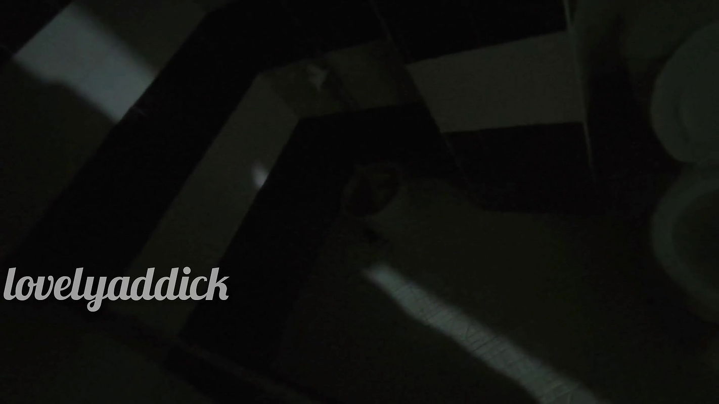 I cought the guy whos sneaking on me while taking shower in the hotel