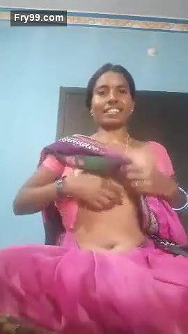 Telugu bhabi open her sare