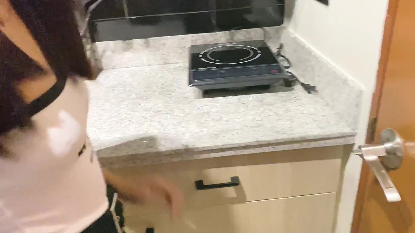 I Fuck My Delivery Boy as a Payment