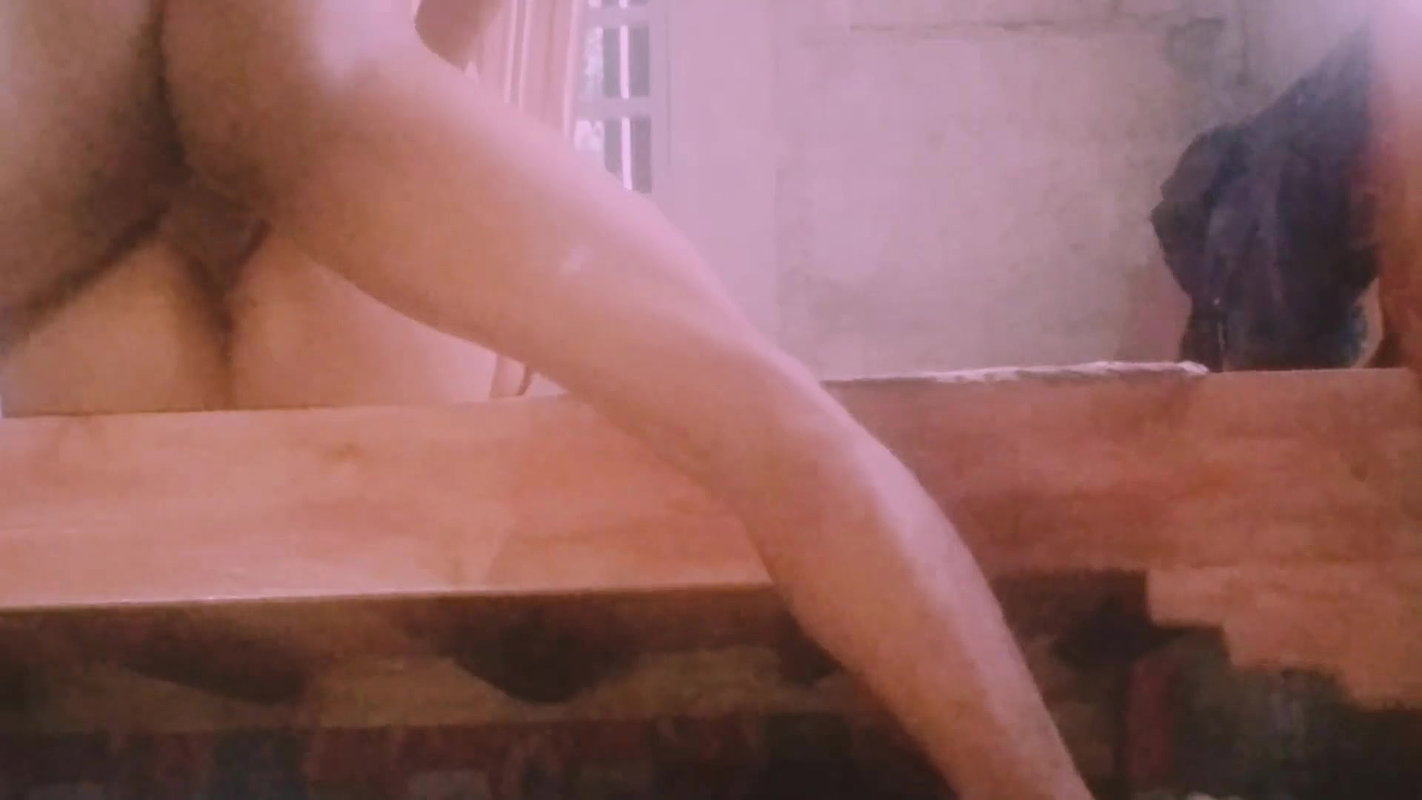 Kantutan ng magkapitbahay sa bakanteng kubo