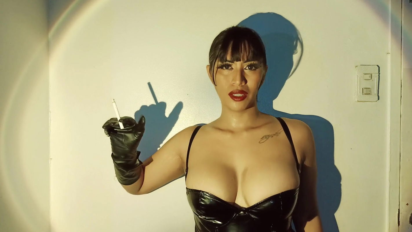 Looking for your fetish Well let’s smoke together and do our fetishes