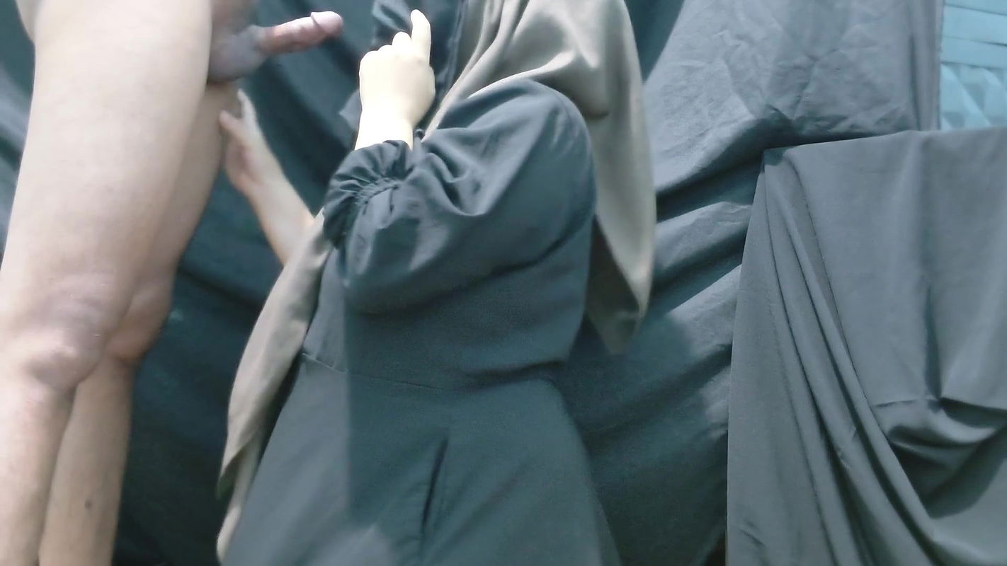 Mrs. Tina is a private tutor who is very passionate about her own students’ parents