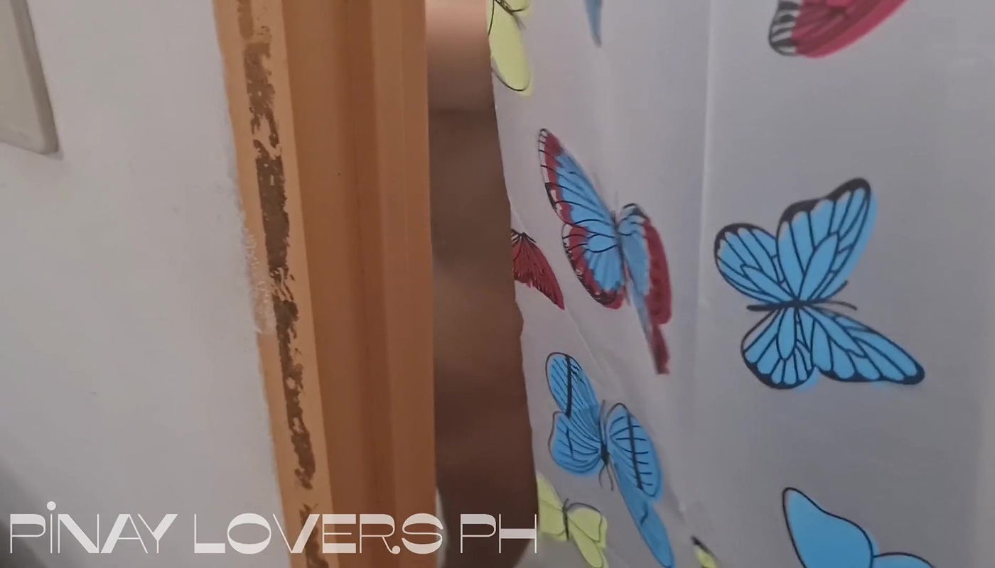 my boyfriend and I seduced my friend to have a hot threesome and he cums in her pussy part 1