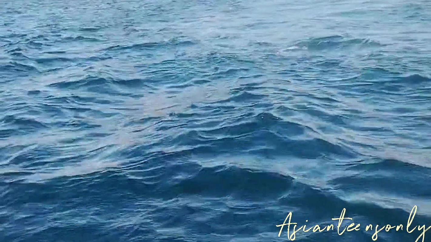 My Pussy Is so Itchy That I Escape by Jetsky to an Island to Meet My Suggardaddy