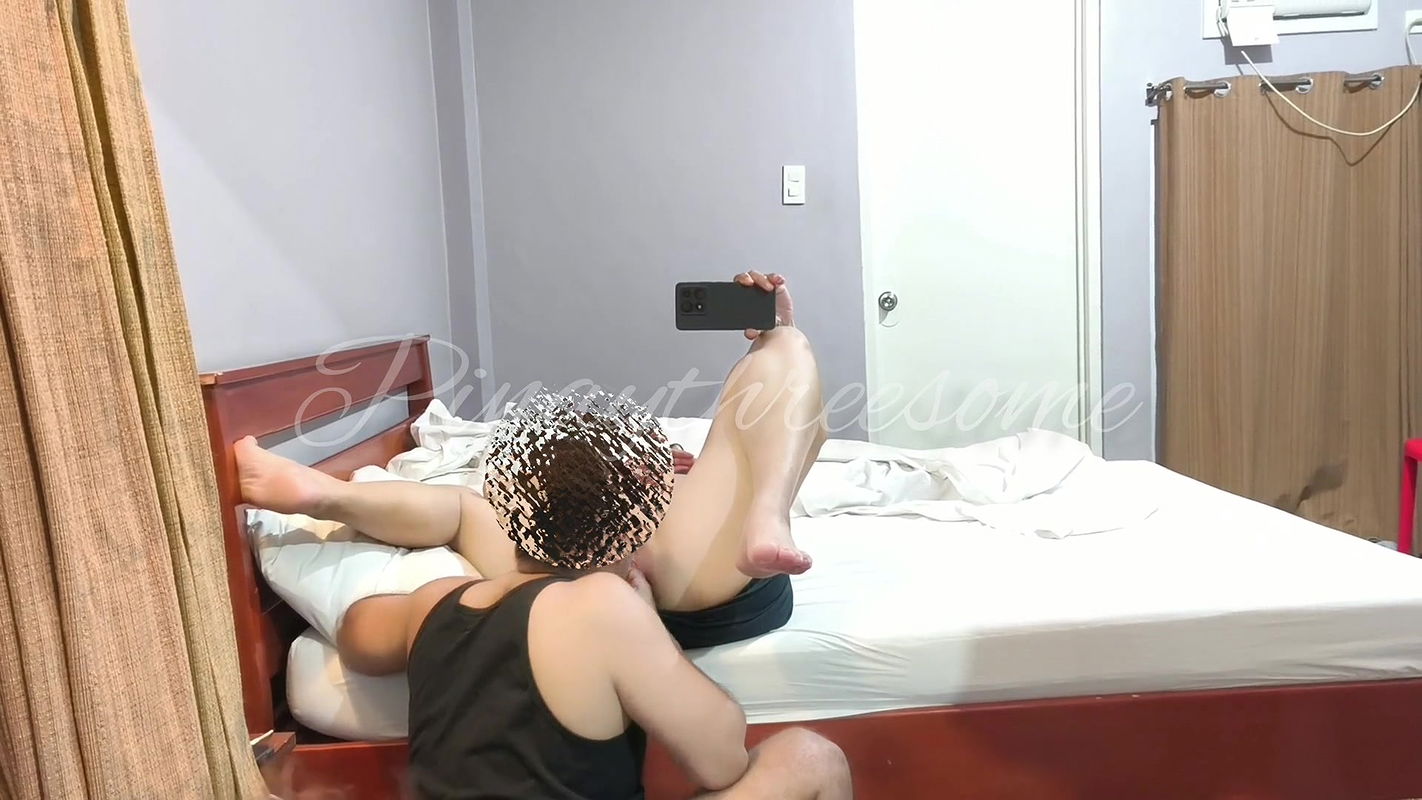 Nakakalibog manood habang kinakain. desi girl love to watch her self on mirror when she gets licked her pink pussy .Pinay Hairy