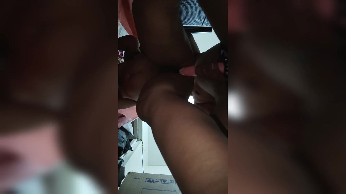 Pinay Riding a 9 inch dildo to orgasm