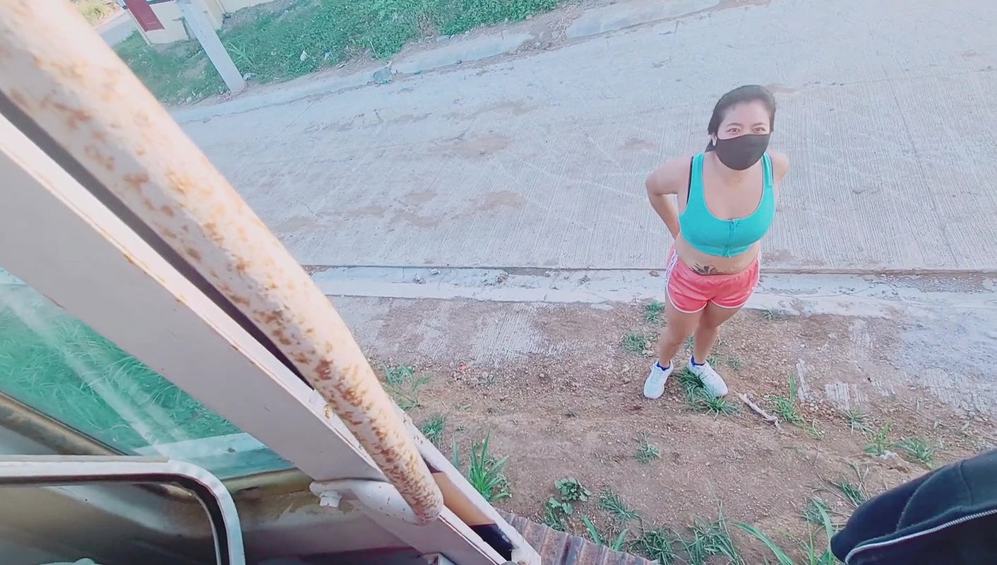 Public sex near the road in abandoned house