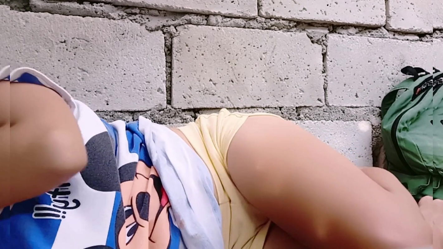 PUBLIC SEX PINAY FUCK BY WORKER WHILE ON DUTY