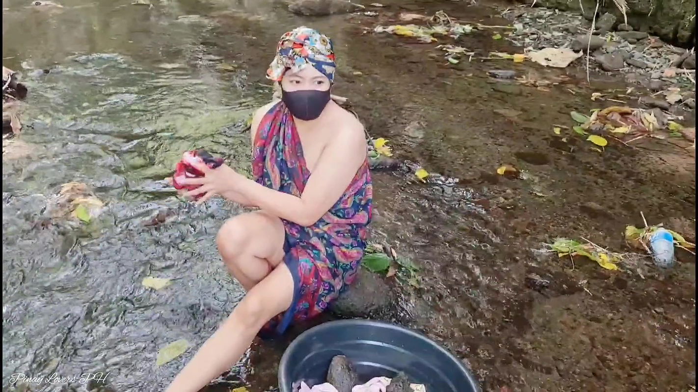 Random Stranger Fucks My Pussy On Public River