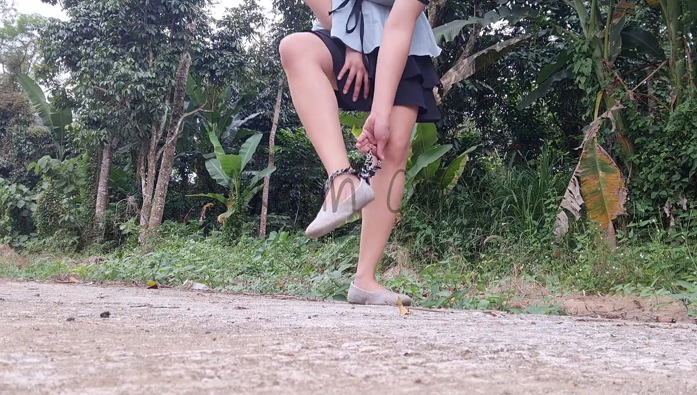 Risky Public Fingering until cum beside the Road Get Caught Pinay Viral Scandal Outdoor