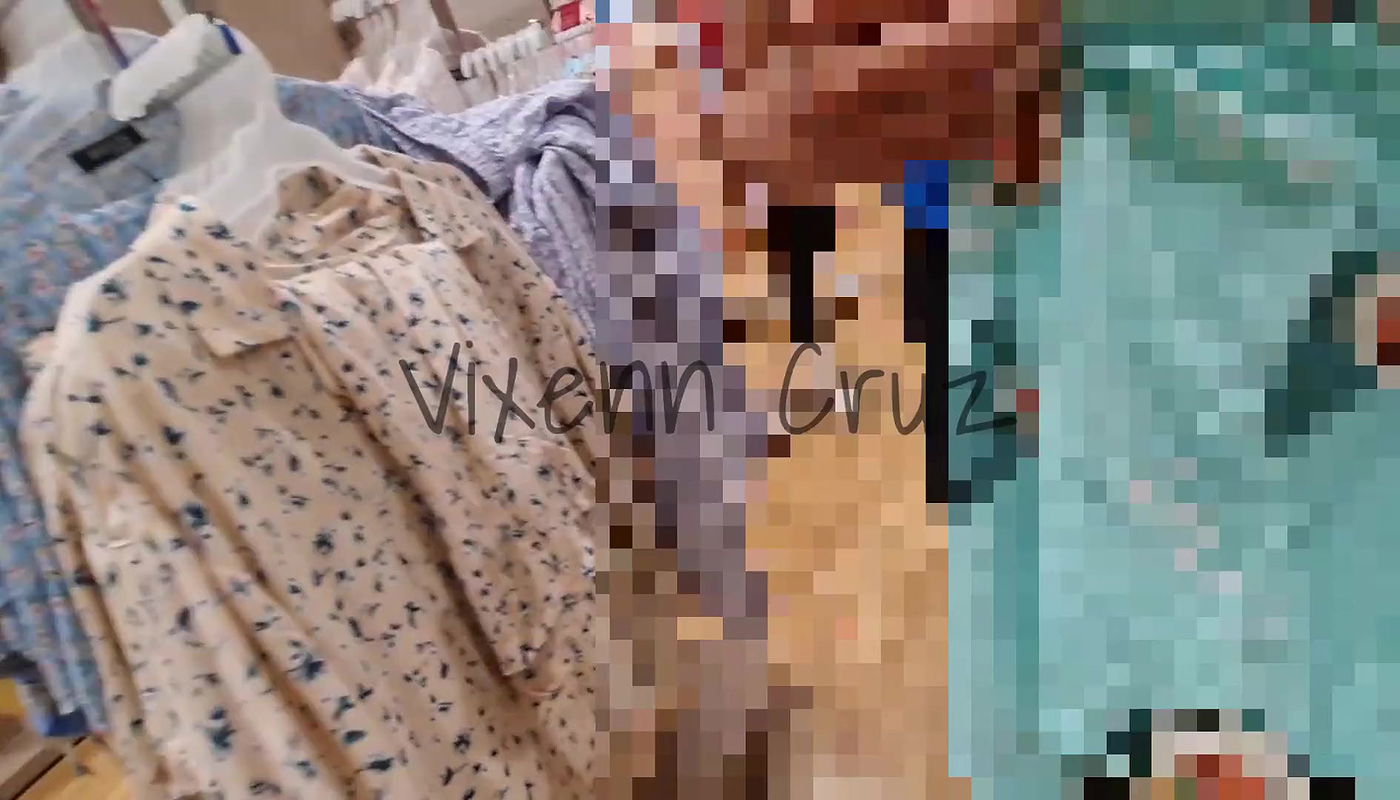 Risky Public Flashing Boobs I Show my Boobs to a guy working in SM Department Store Real Stranger