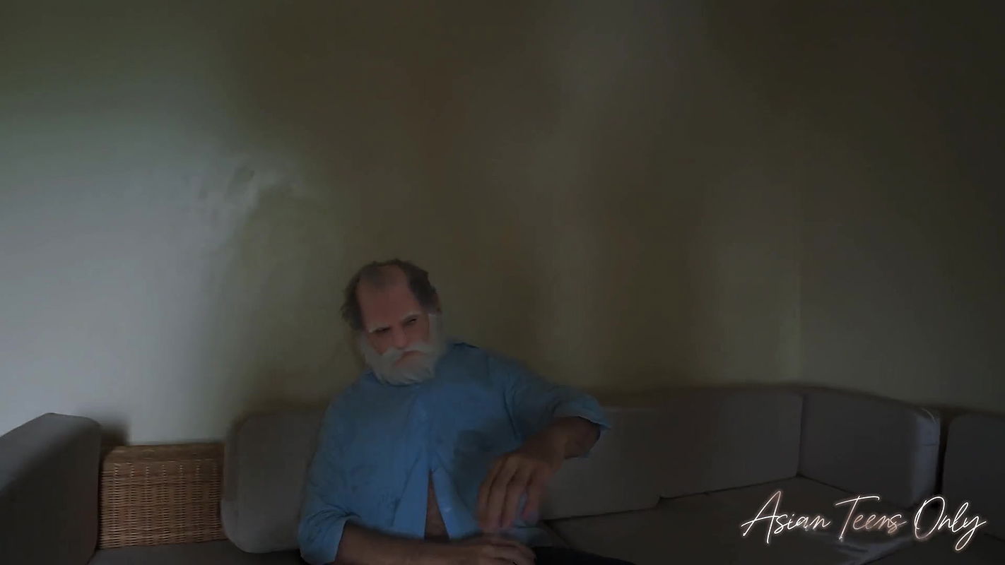 Rude Mature Harley Davidson Gang Leader Lost His Bike While Using Dating App but Still Got Young Pussy Easily