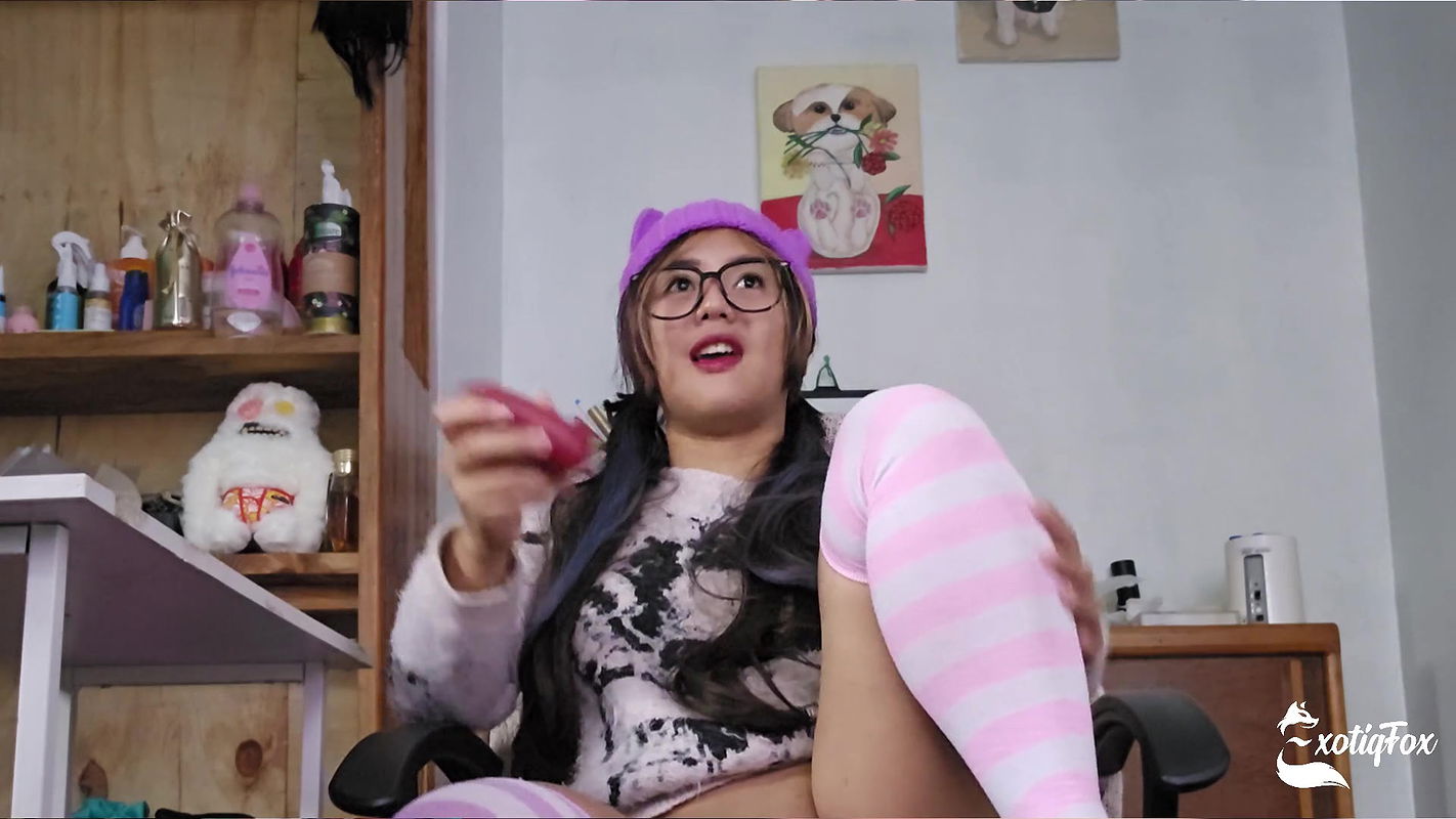 SLUTTY GIRL’S BOYFRIEND DOESN’T KNOW SHE’S FUCKING ANOTHER GUY 😲 – ExotiqFox Solo Gooner Girl React