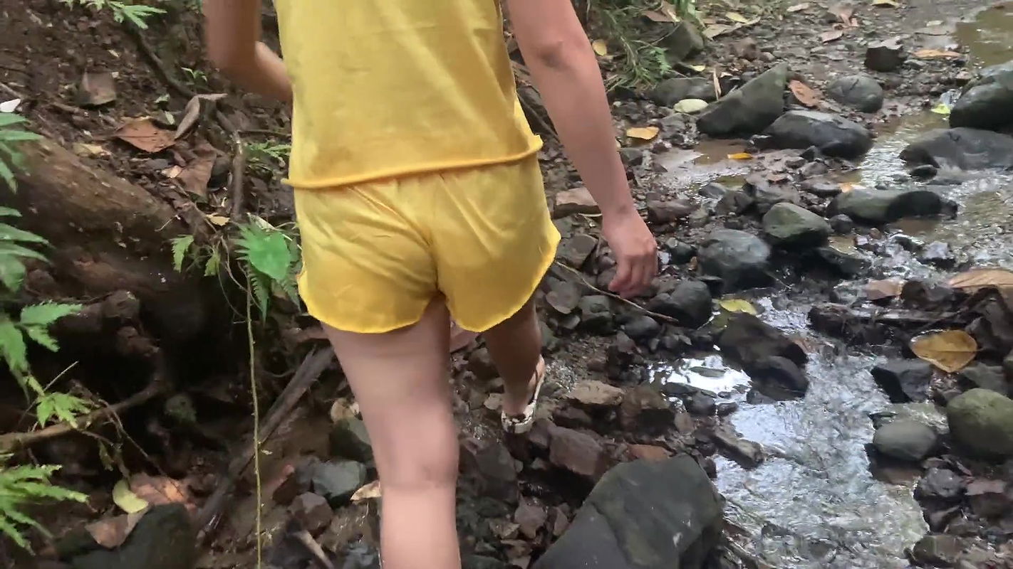 Song In the forest despite heavy rain – Angeline Cruz