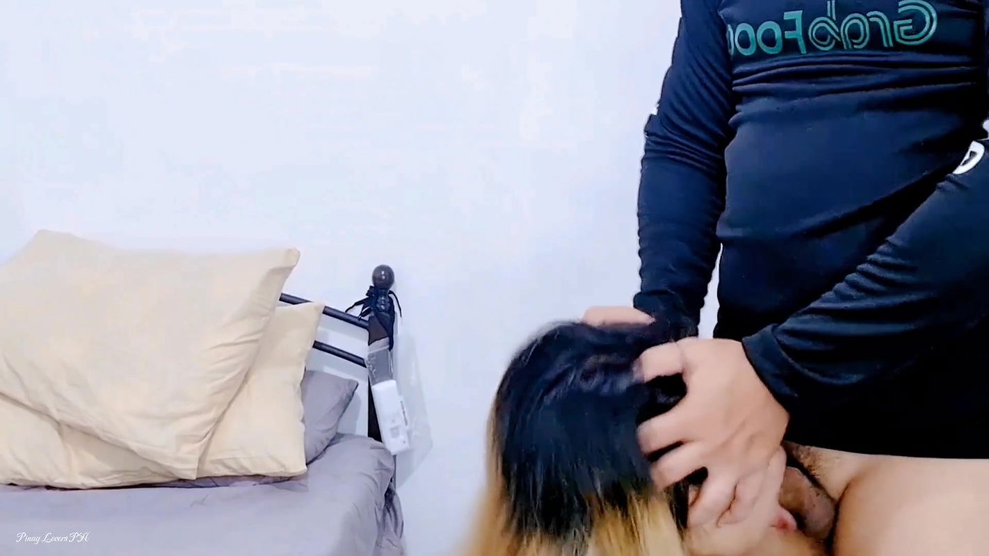 Stranger sex 18 year old Desi Pinay seduces pizza delivery man, huge cumshot