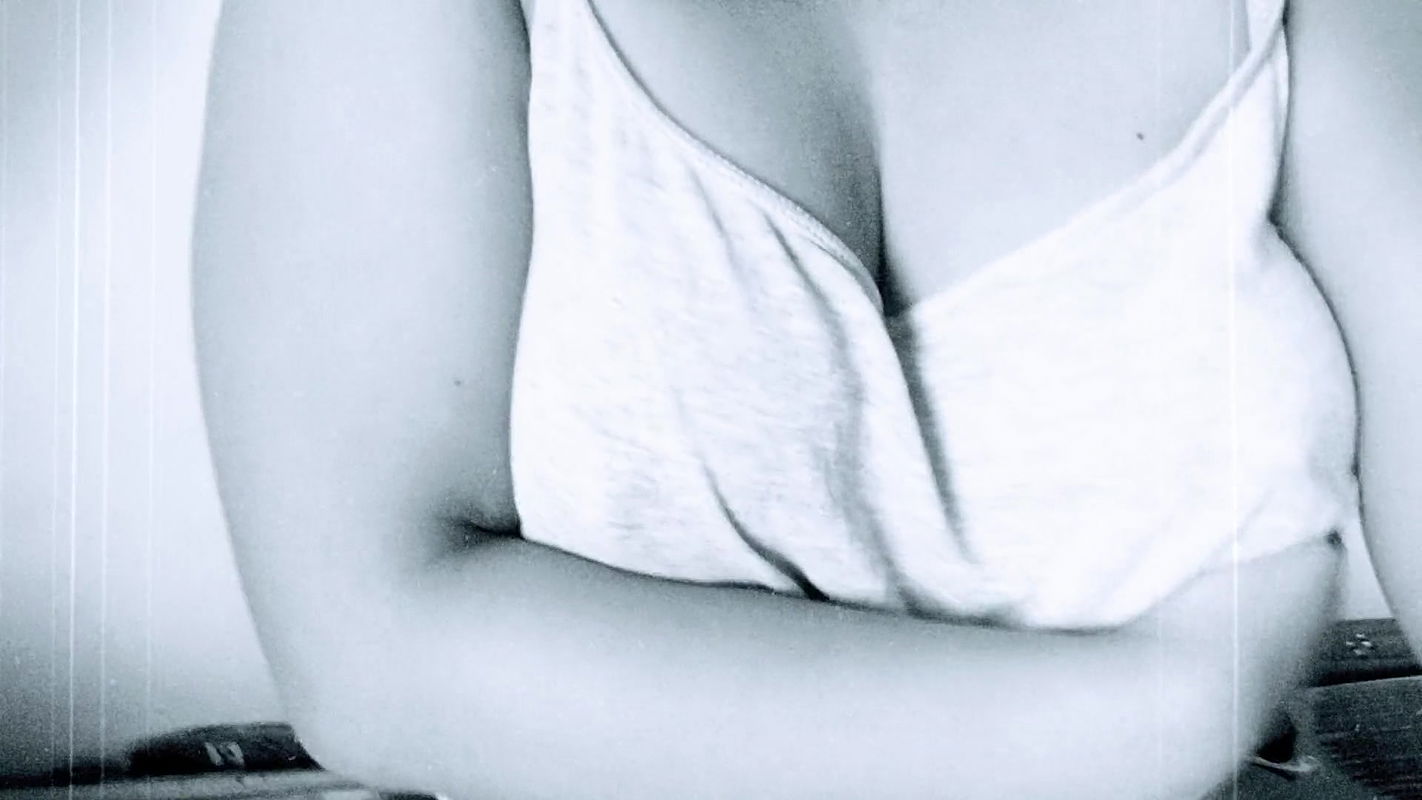 Watch me being playful and teasing 🤭