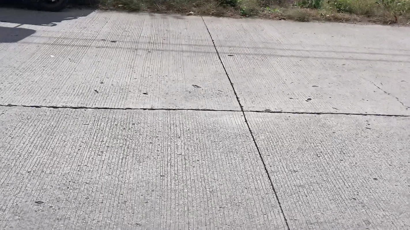 WE FOUND ABONDONED HOUSE IN THE ROAD AND TRY RISKY PUBLIC SEX