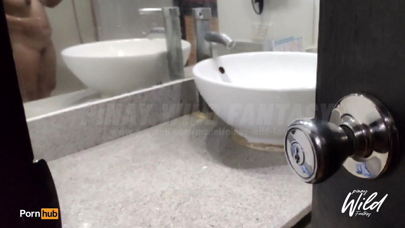 Pinay Step-sister Fucked Hard by Her Step-brother in the Shower and Gets Creampie