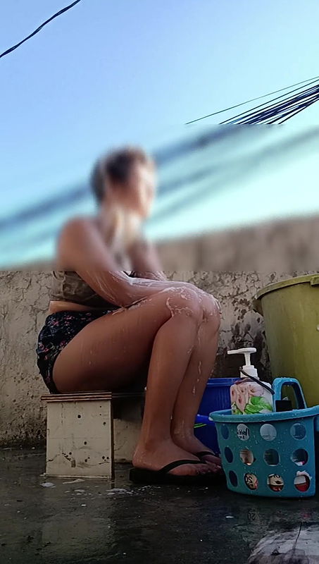 FLASHING MY NIPPLE WITH MY NEIGHBOR AND HE ENJOYED IT