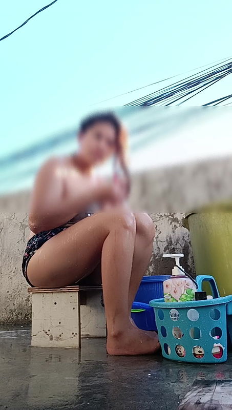 FLASHING MY NIPPLE WITH MY NEIGHBOR AND HE ENJOYED IT