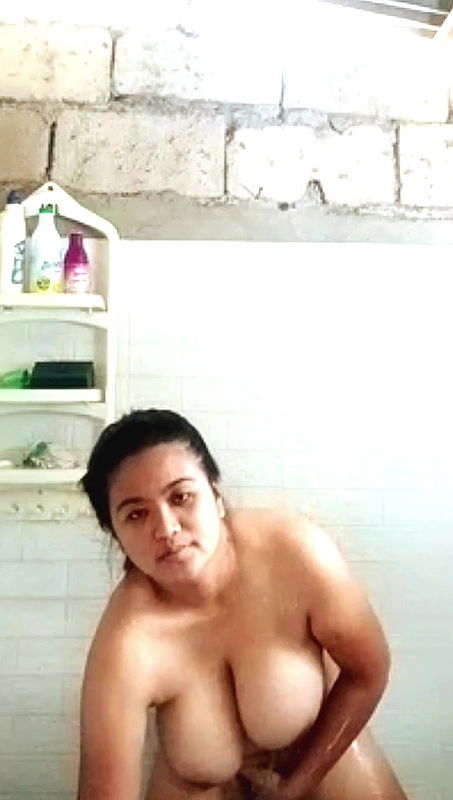 Philippines Girls Has Shower Sex at Home
