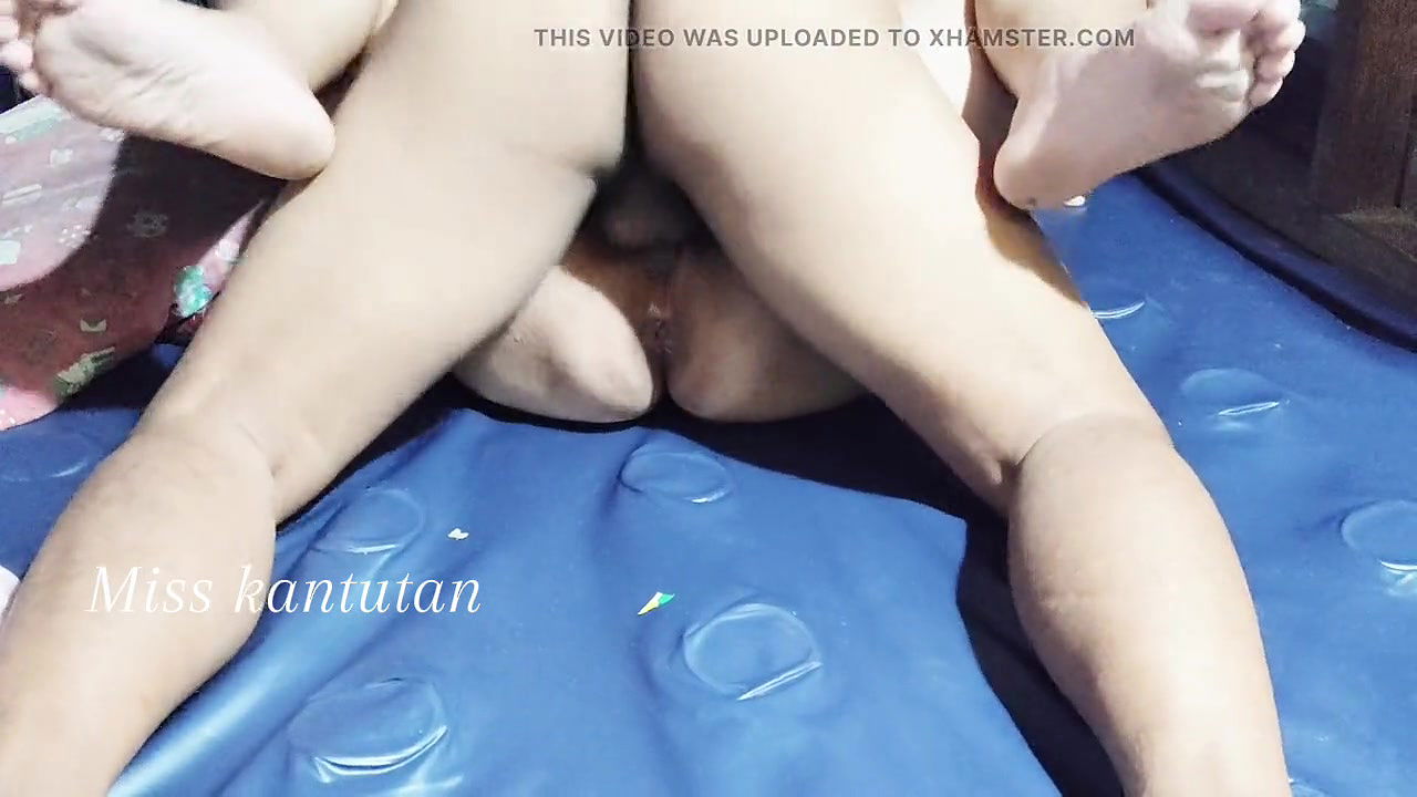 My husband friend he fuck me while my huaband in outside i really satisfied