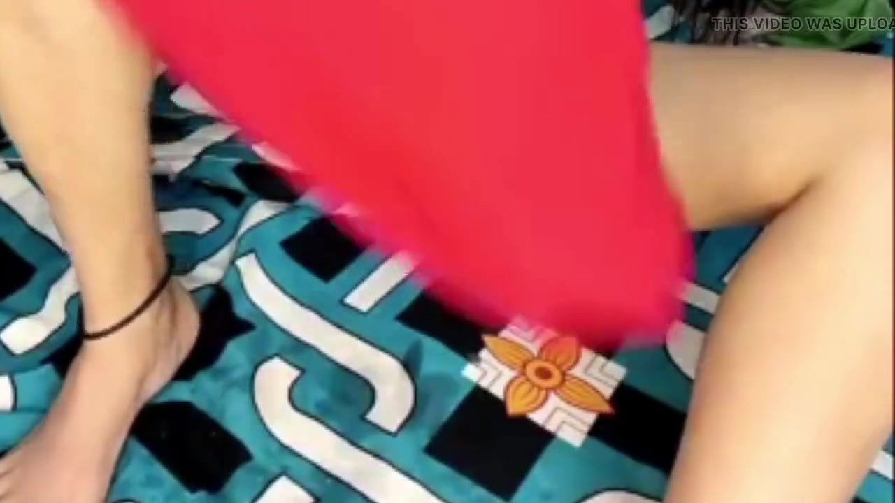 Indian amateur clean her juicy Pussy