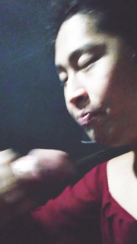 In this early morning he got hard and wants to be sucked