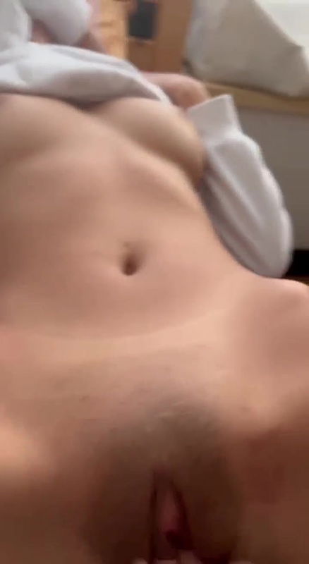 FINGERIN KO DAW MUNA SYA