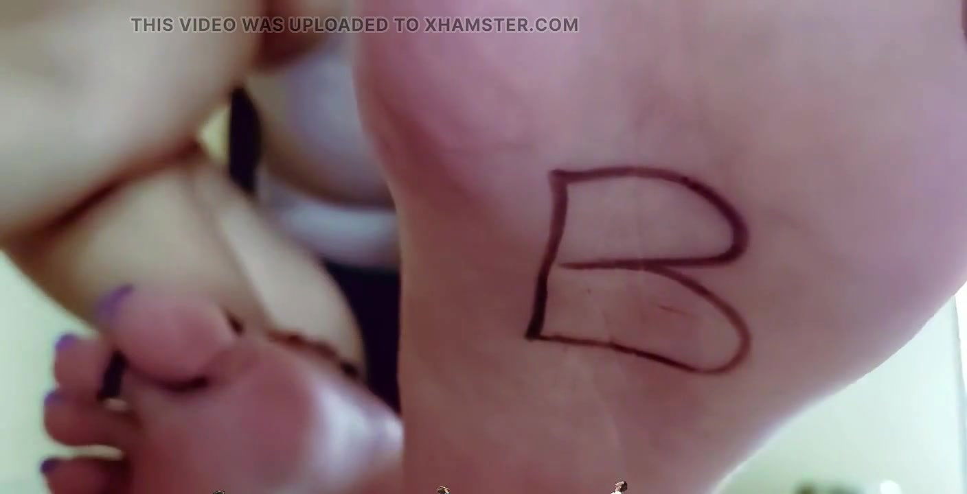 Giantess Teaches the Alphabet to Tiny People