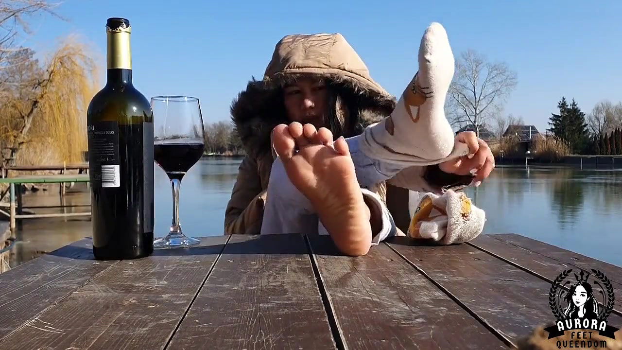 Aurora Removes Her Socks and Shows Her Soles