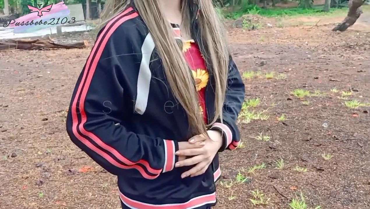 Pinay Babe Agrees to have Sex in Public Park with a Stranger