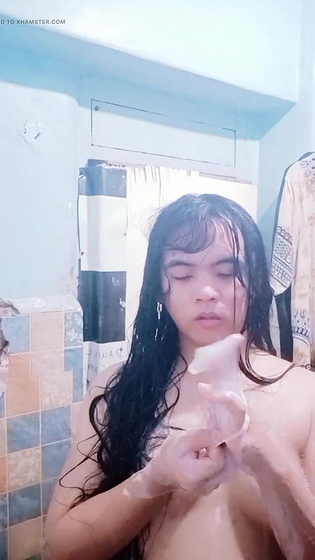 Filipina Babe Plays While on Secret Video Call