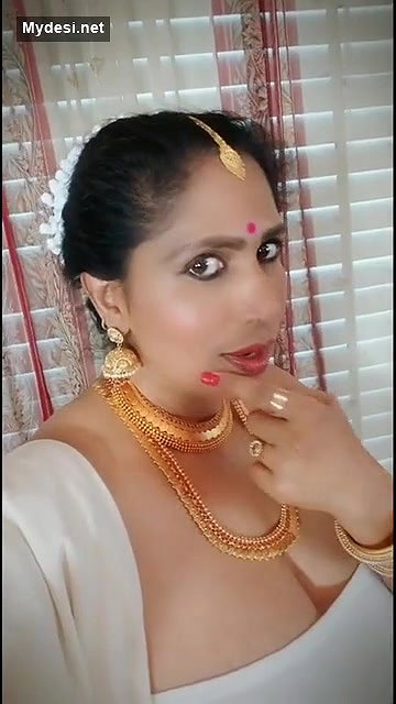 Busty Model Aunty in White Bra with jewellery