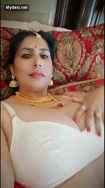Busty Model Aunty in White Bra with jewellery