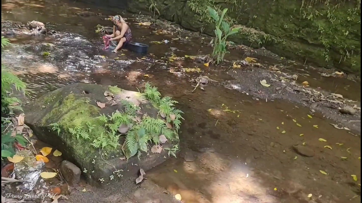 Random Stranger Fucks My Pussy Nearby the River