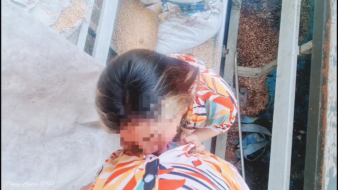 Asian Risky Outdoor Sex in Amusement Park