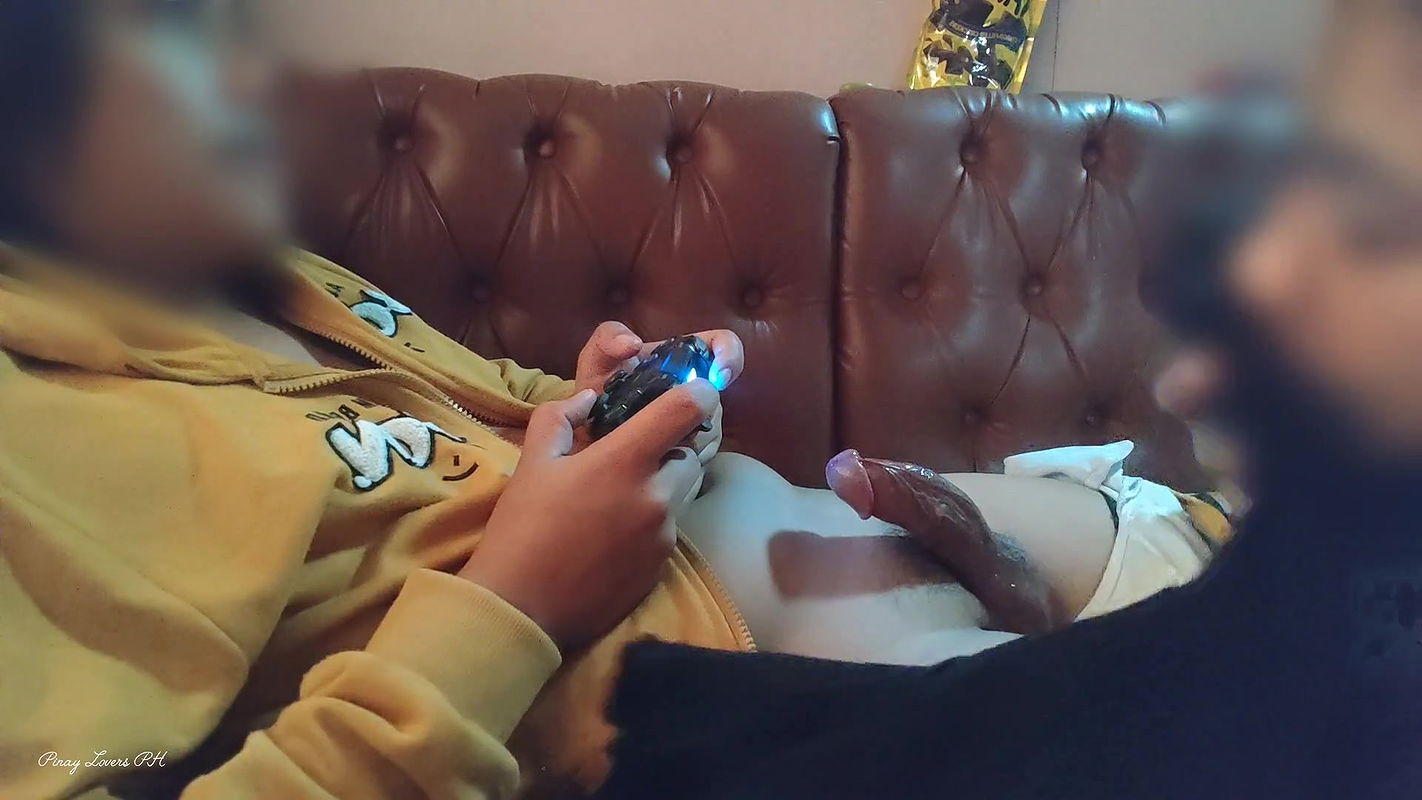 Desi Stepsister Suck My Cock While I’m Playing Computer Game I Made a Huge Creampie