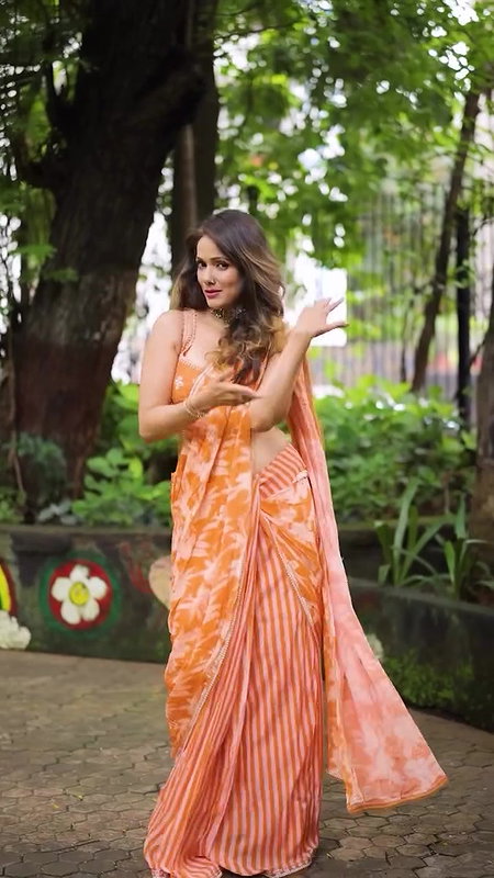 VIDYA MALVADE GORGEOUS AND ENCHANTING HOTTIE IN SAREE TEASE
