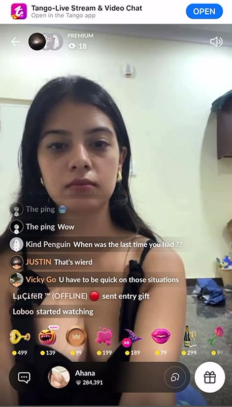 Super Cute Tango Girl Sweetu Sultry Cleavage Show on Group Live